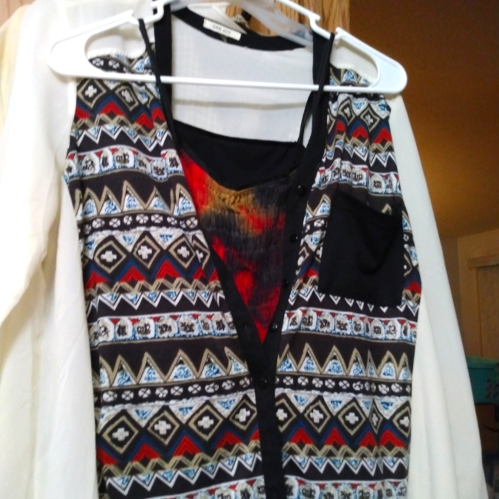 This pretty San Joy blouse size small